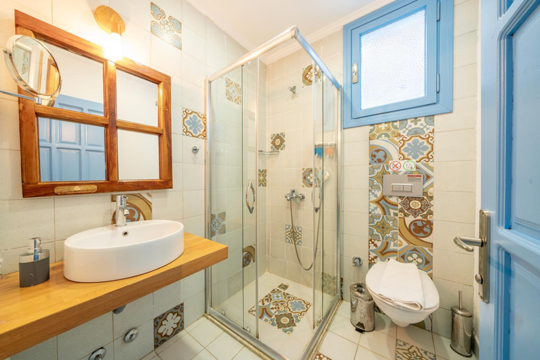 Bathroom 2, Kas Yoga House, Kaş