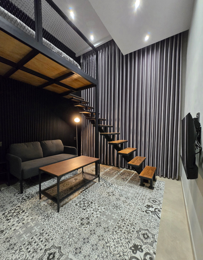 Mulyadi Suites Cianjur - Tap to explore photos