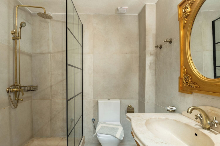 Bathroom 3, Assa Maris Beach Hotel, Central Macedonia
