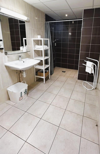 Bathroom 6