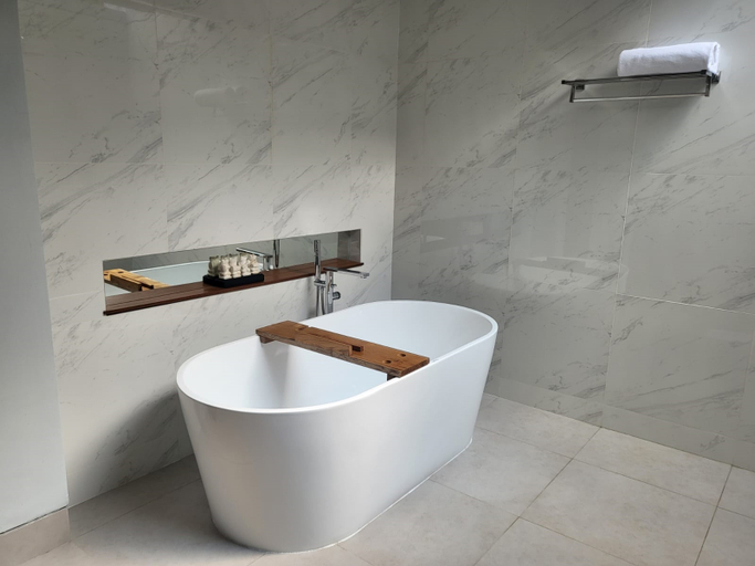 Bathroom 17