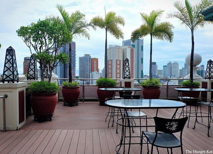 Exterior & Views 21