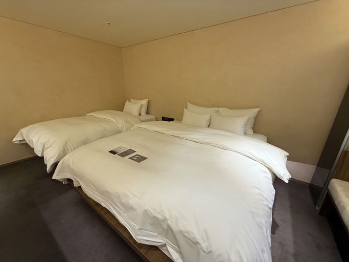 Bedroom 14