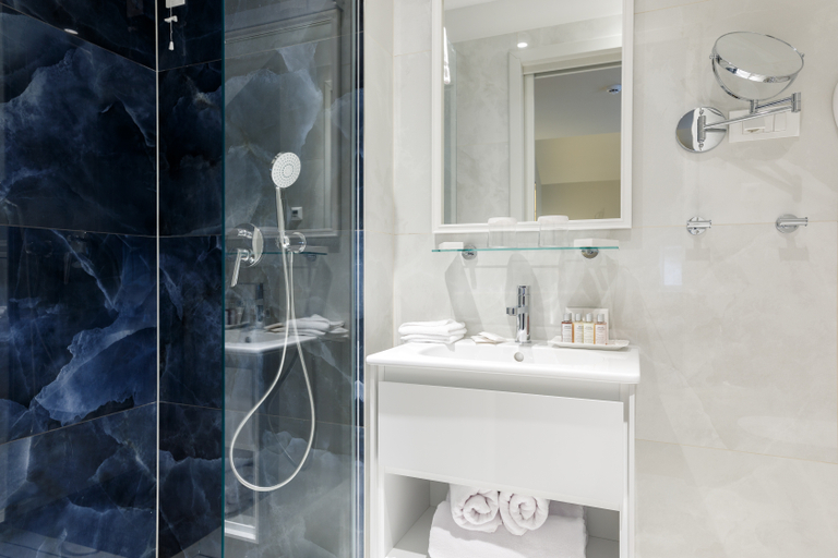 Bathroom 5, Heritage Hotel Santa Lucia, Split