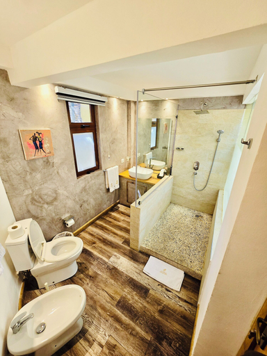 Bathroom 4, La Villa Boutique Hotel, Accra