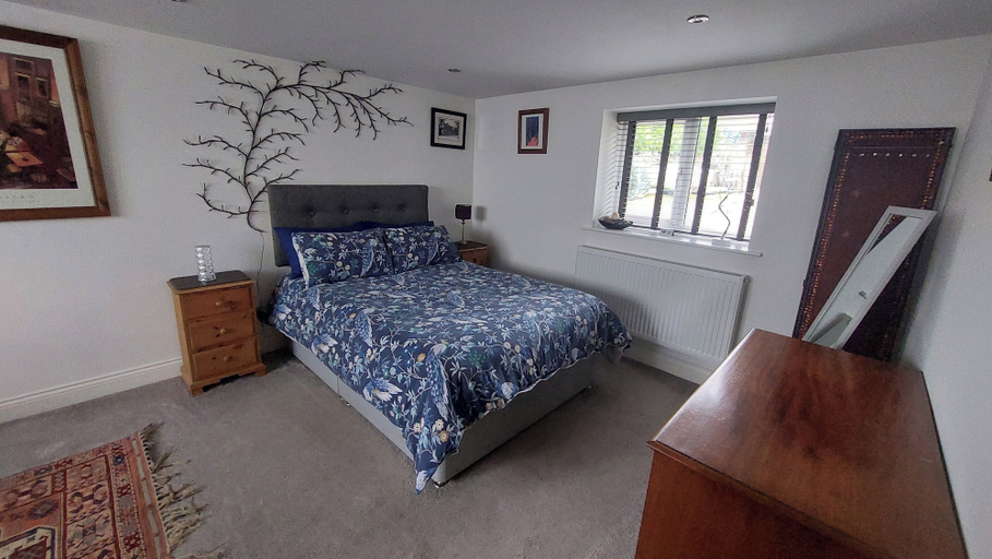 Bedroom 2, 1 Bed Flat - Sleeps 4 - Garden - Parking - Wifi, Cumbria