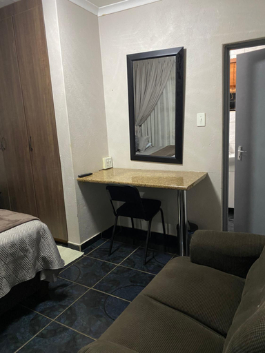 Others 5, Sisonke Guest House, Nkangala