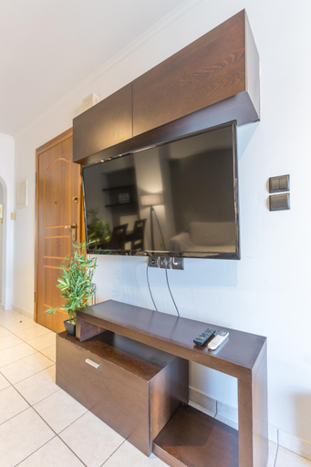 5, Raise Piraeus Harbor Flats, Attica