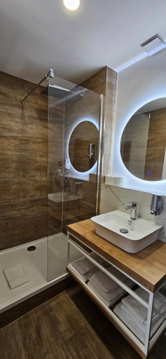 Bathroom 3, Hotel Villa Sophia, Köln