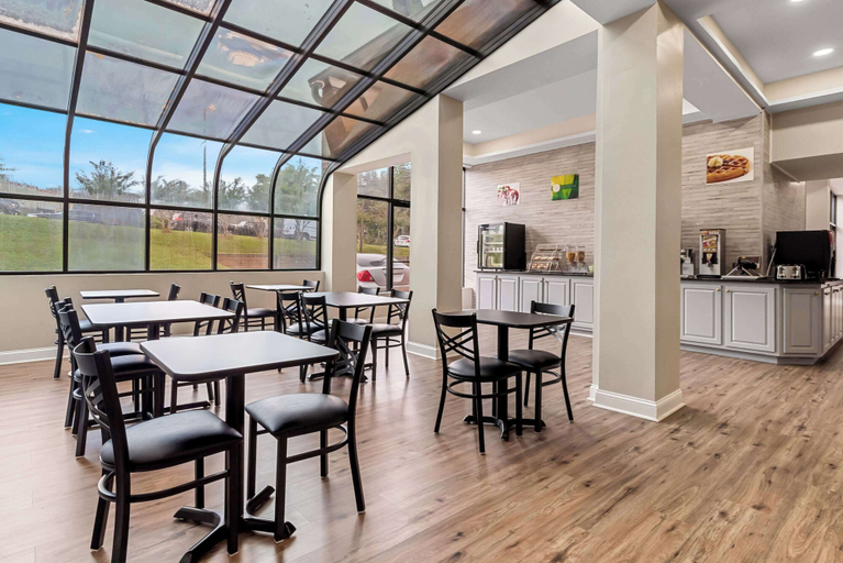 Food & Drinks 5, Quality Inn Cornelia, Habersham