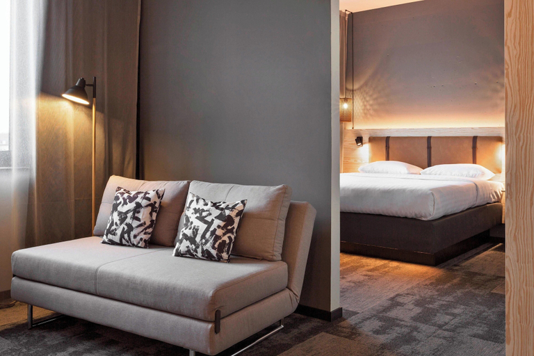 Bedroom 5, Moxy Duesseldorf South, Düsseldorf