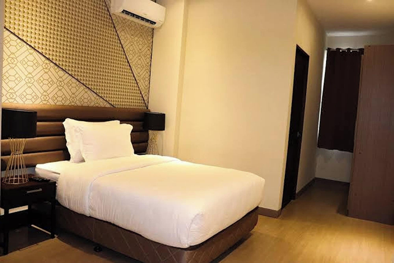 Bedroom 3, Maxx Hotel Ortigas, Pasig City