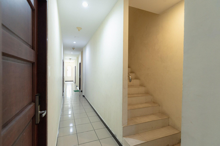 Public Area 3, RedDoorz @ Nagoya Indah Batam, Batam