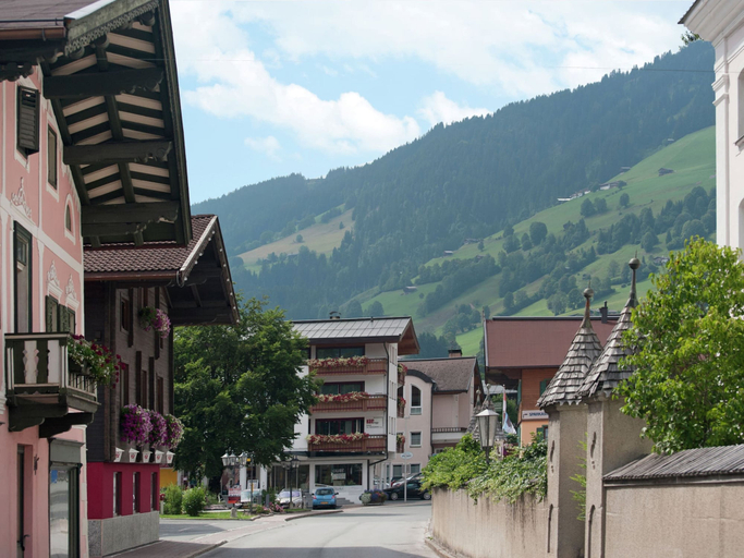 Others 5, Spacious Chalet near Ski Slopes in Worgl, Kufstein