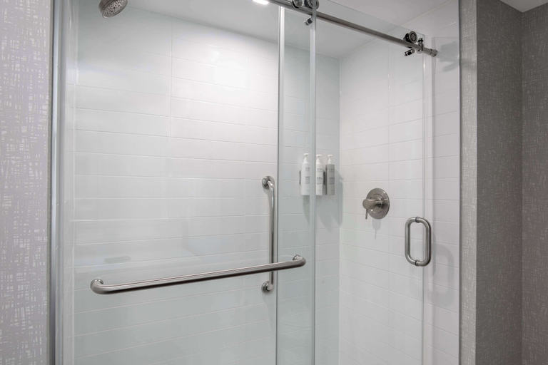 Bathroom 4, Hampton Inn by Hilton Brampton Toronto, Peel