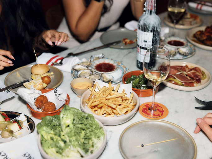 Food & Drinks 15