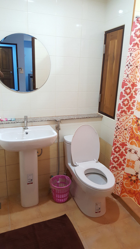 Bathroom 4, Sunflower Place, Bang Rak