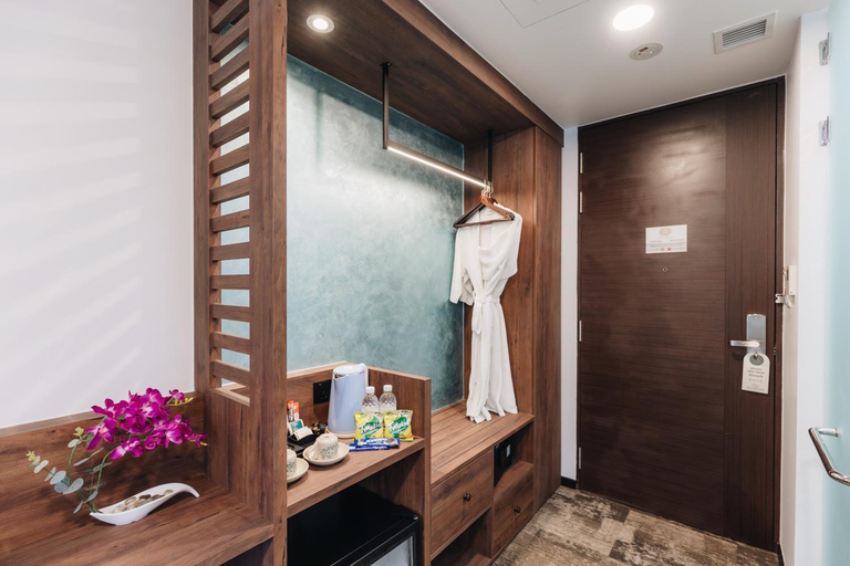 Bathroom 13