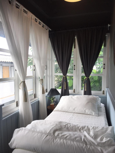 Bedroom 16