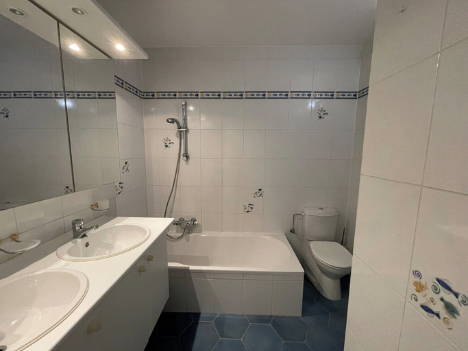 Bathroom 4, Apartment in Nieuwpoort With sea View, West-Vlaanderen