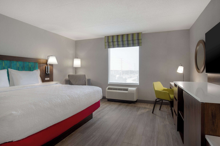 Bedroom 3, Hampton Inn by Hilton Brampton Toronto, Peel
