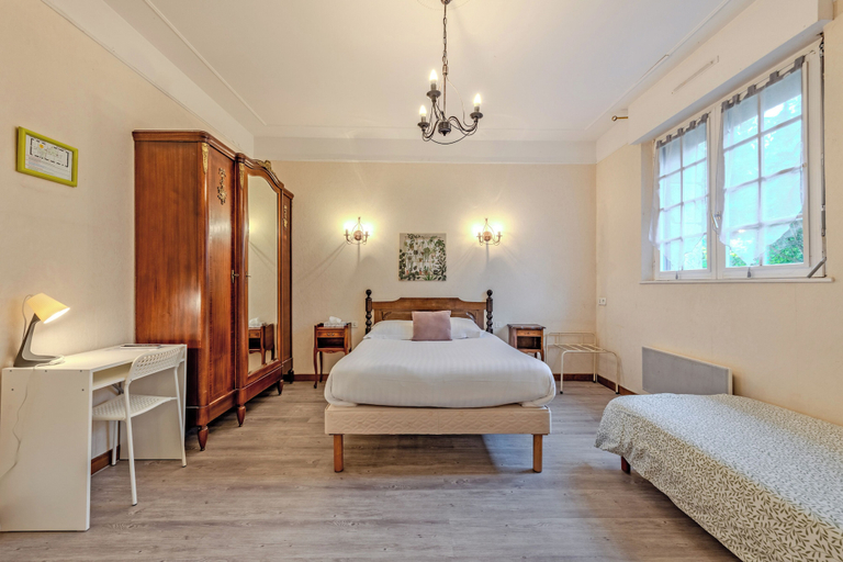 Bedroom 3, Hotel De la Corniche, Finistère