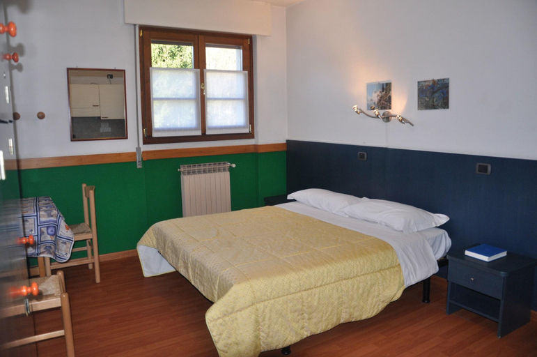 Bedroom 3, Residence Biancaneve, Sondrio