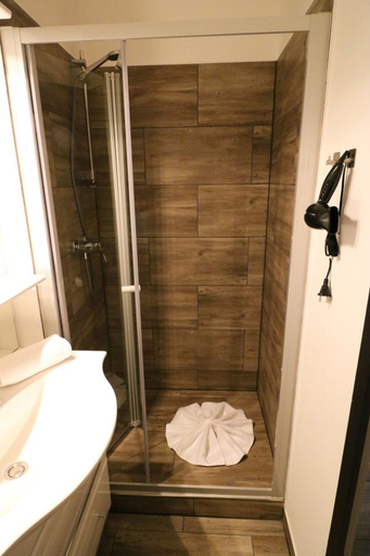 Bathroom 5, Petul Apart Hotel An'ne 40, Bochum