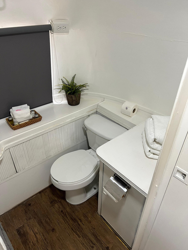 Bathroom 12
