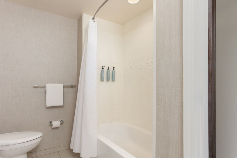 Bathroom 16