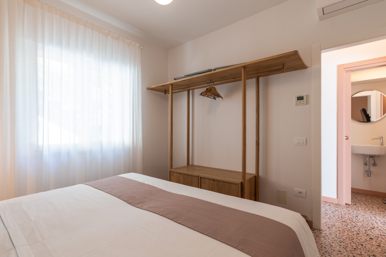 Bedroom 16