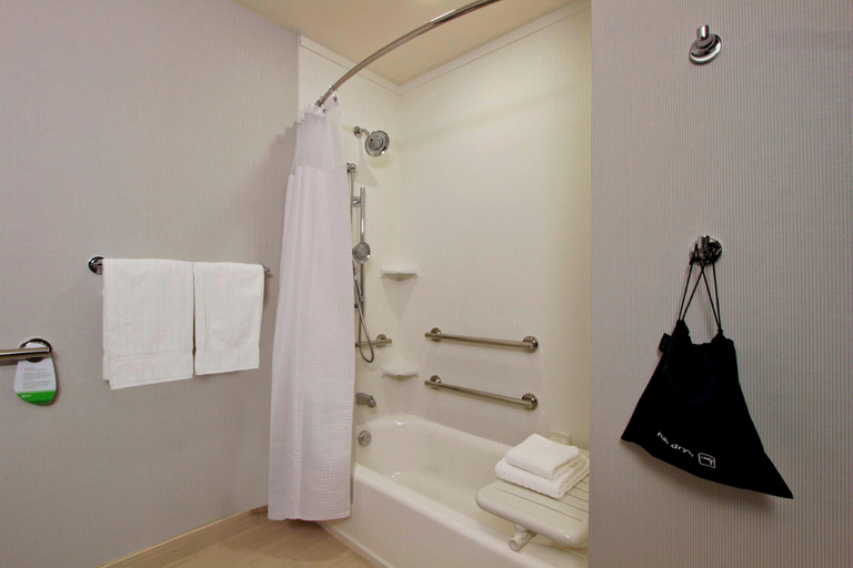 Bathroom 5, Courtyard by Marriott Victoria, Victoria