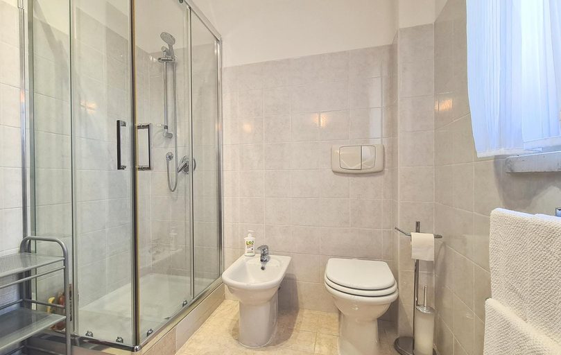 Bathroom 3, Villa Sole, Rome