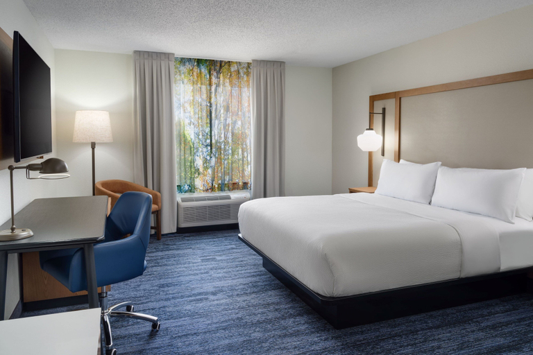 Bedroom 2, Fairfield Inn & Suites by Marriott Bessemer, Jefferson
