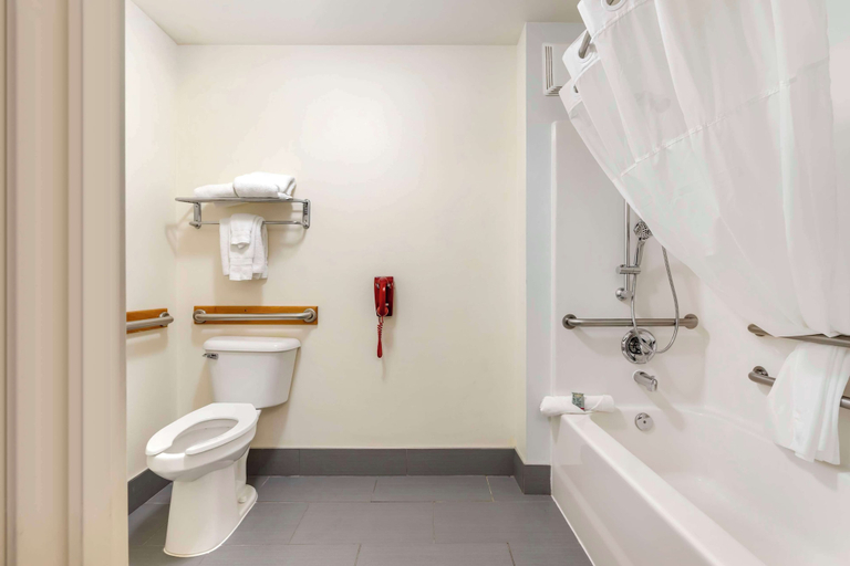 Bathroom 4, Best Western Yellowstone Crossing, Yellowstone