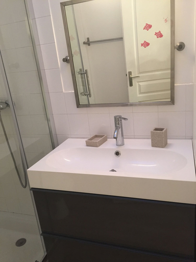 Bathroom 3, Apartment Villeurbanne, Rhône