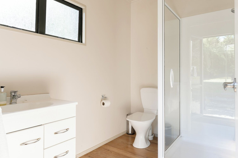 Bathroom, Stuarts Cottage, Queenstown-Lakes