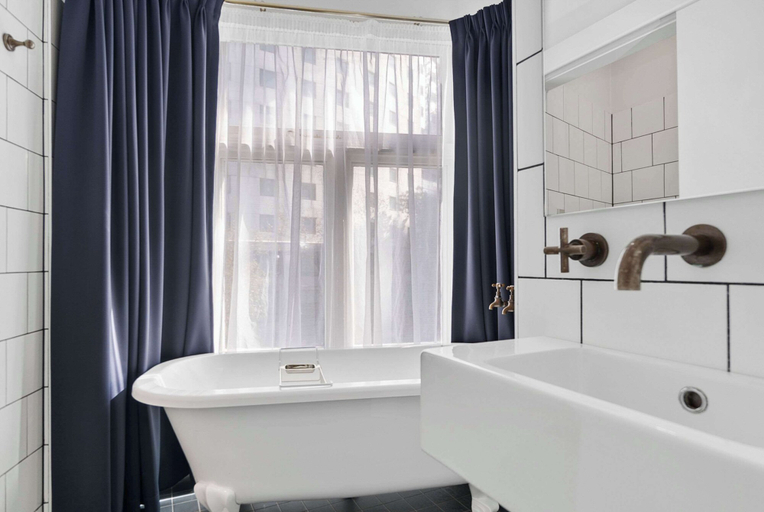 Bathroom 23