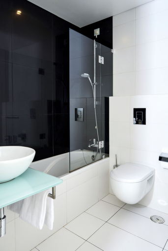 Bathroom 7