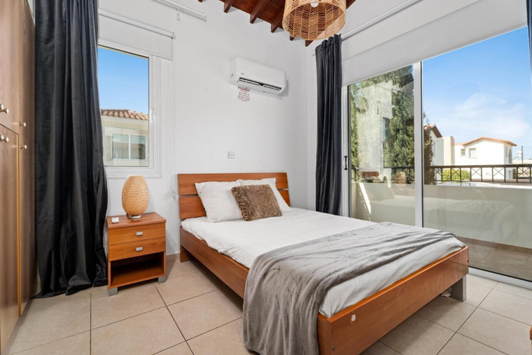 Room 5, 2 bed - Sleeps 6 - Private Pool - 5 Min To Beach