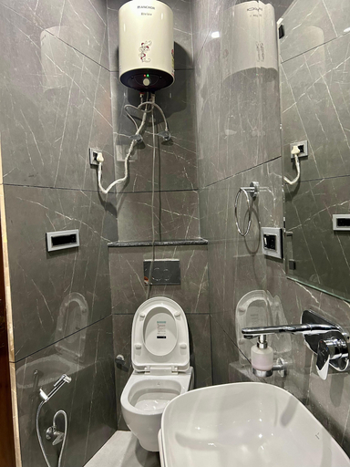 Bathroom 3, SHRI HARIDAS KUNJ, Mathura