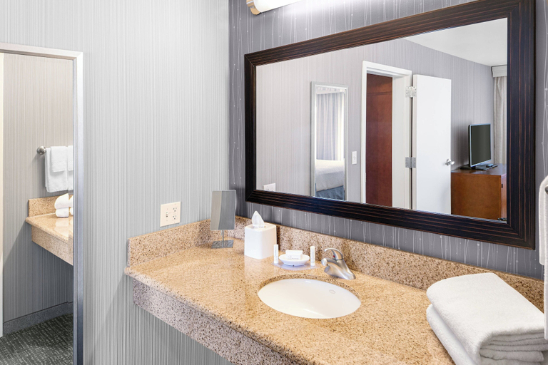 Bathroom 5, Courtyard by Marriott Bethlehem Lehigh Valley/I-78, Northampton