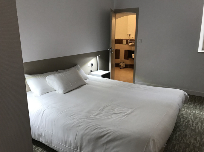 Bedroom 5, Hotel du Clocher, Aveyron