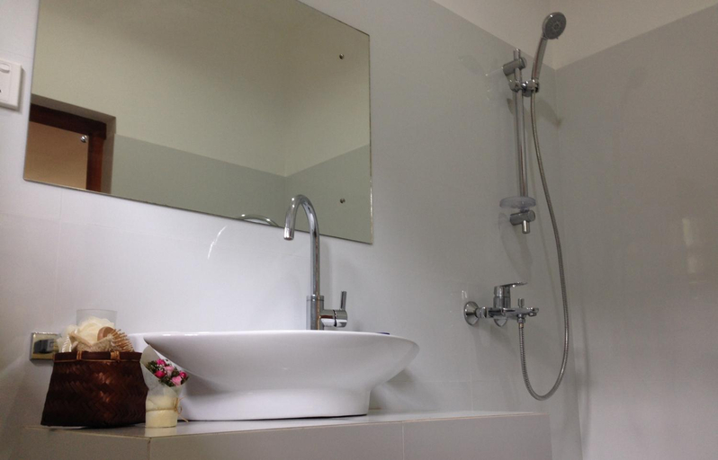 Bathroom 3, Sagarika Beach Hotel, Beruwala