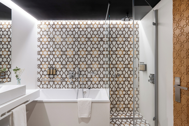 Bathroom 5, Parador De Benavente, Zamora