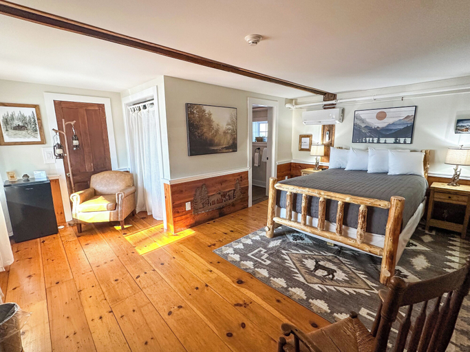 Others 5, Black Walnut Inn, Hampshire
