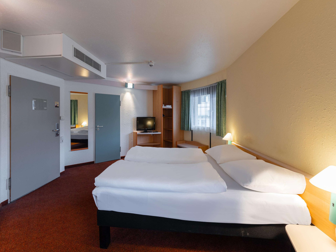 Bedroom 3, B&B HOTEL Wuppertal-City, Wuppertal