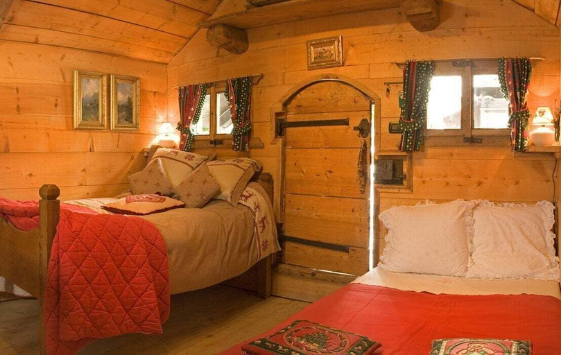 Bedroom 4, Hôtel Les Chalets de Philippe avec Jacuzzis privatifs, Haute-Savoie