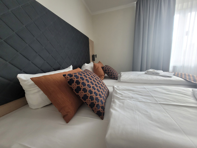 Bedroom 4, Hotel Faldernpoort, Emden
