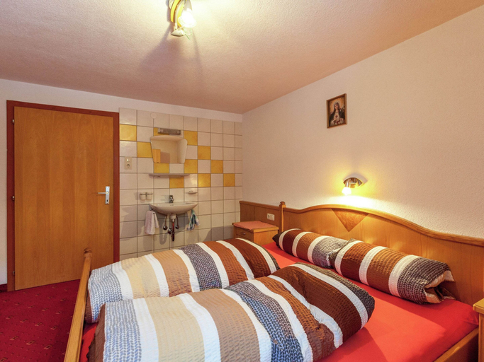 Bedroom 3, Cozy Apartment near Ski Area in See, Landeck